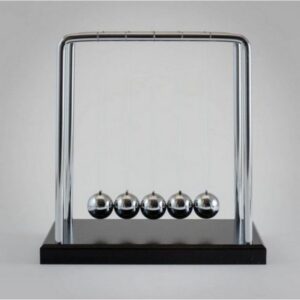 Large Newtons Cradle - Image 4